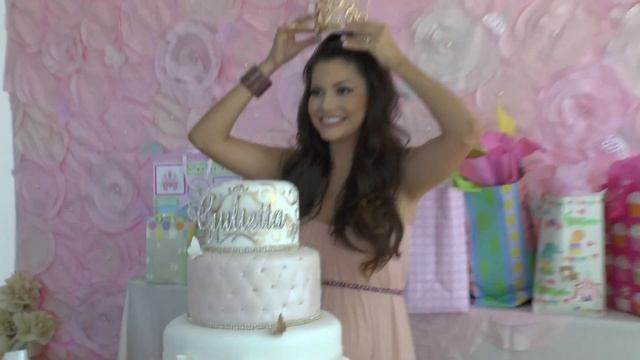 Mira El Susto Que Se Llevó Ana Patricia Cortando El Pastel De Su Babyshower