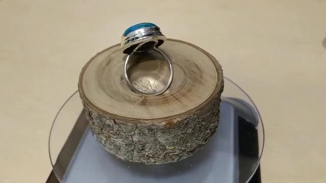 Серебряное кольцо с хризоколлой.