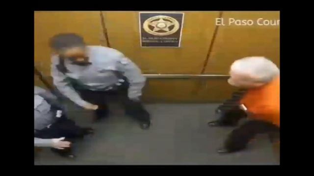 Полицейские в лифте чувствуют Playboi Carti - Sky