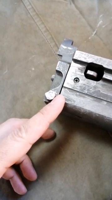 Назначение ведущих рычагов досылателя затвора АГС-17 #ags17 #агс17