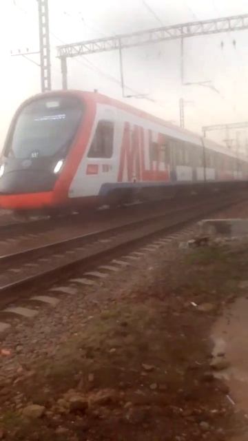 ЭГ2Тв Иволга 2.0 отехала от станции Лианозово #поезд #train