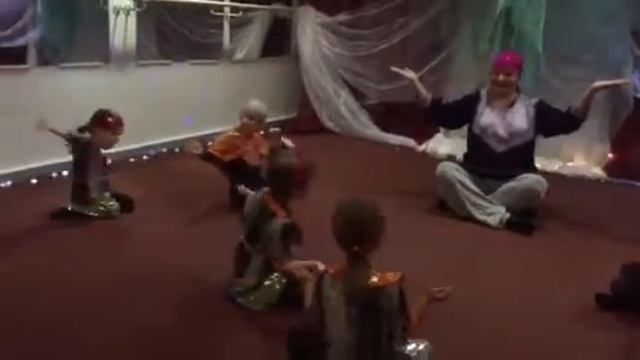 Утренник змеи восток..дети  2 - 4 лет
