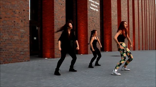 *Dancehall Family* Inna Gage - Walking Gun