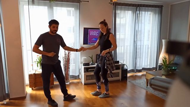 Salsa Cubana - Enchufla, Escondete Y Raulin (Intermediate)