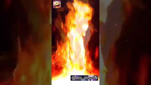 На фоне огня отличная музыка!