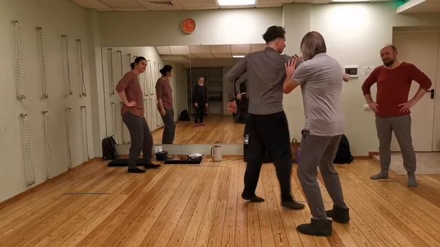 Лечь на волну