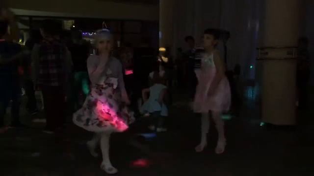 Тася на дискотеке Арлекино