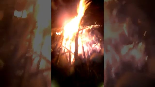 костер под музыку просто там много матов