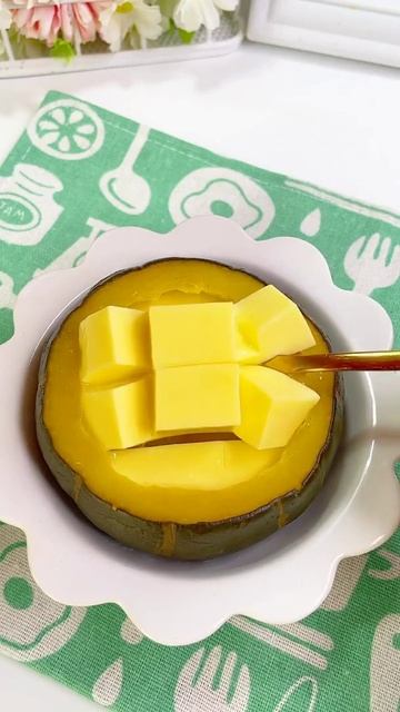 南瓜蒸蛋：用南瓜这样蒸鸡蛋羹 又滑又嫩 做法简单又营养 对于调理肠胃 促进肠道吸收也是不错的选择！