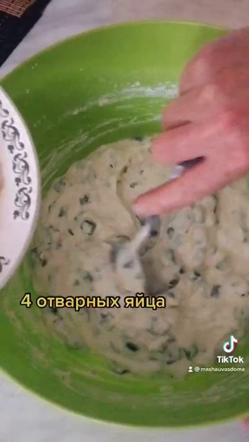 Ленивые пирожки с зелёным луком и яйцом