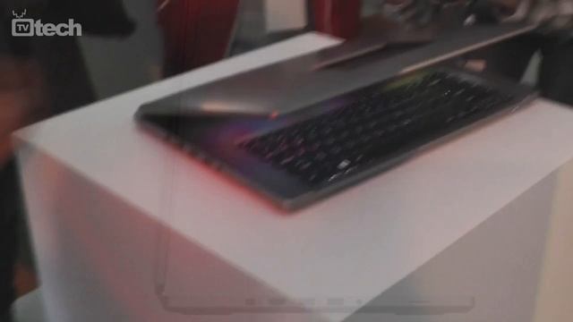 Hi-Tech Market: Acer Aspire R7, Notebook Full HD Dị Thường Của ACER