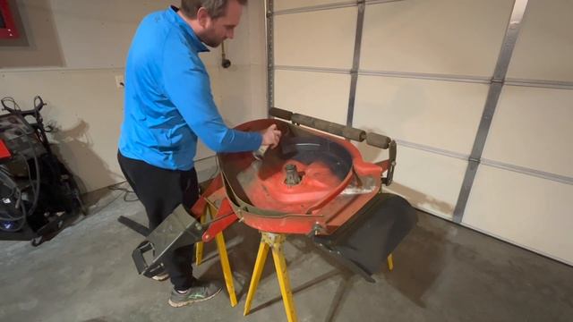 Simplicity Mower End Of Season Maintenance #2: Graphite Coating On Mower Deck