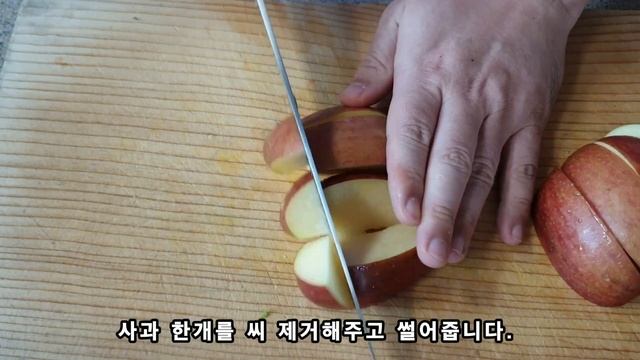 깔끔하고 아삭한 맛이 일품인 오이소박이