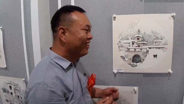 Хань Сюцян рисует пером