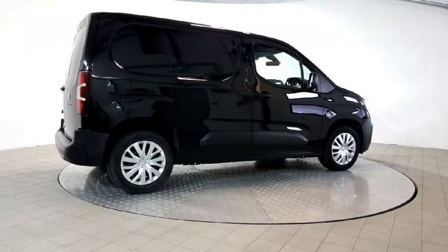 221W1915 - 2022 Peugeot Partner Reversing Camera  Sensors, Ply Lined, AC, C...