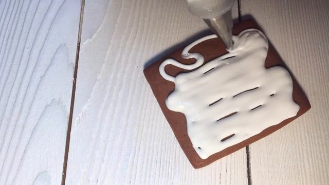 Расписываем пряничный домик