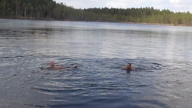 Аквадевушки 470. Отважная Таня в весенней воде