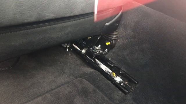 BMW 325i Sticky Seat Lubrication - E46