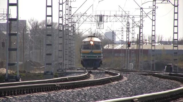 Дизель-поезд ДР1А-241 на перегоне Таллин-Юлемисте / DR1A-241 DMU Between Tallinn And Ülemiste