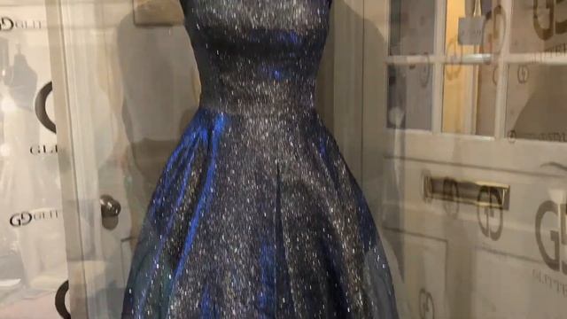 SHERRI HILL 52138 ROYAL - Www.glitteratistyle.com