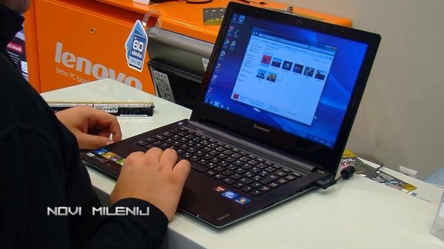 Lenovo SleekBook S300
