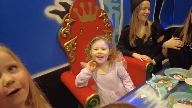 Lo 4år 🍭 Leos Kalas - 3prinsessor VLOGG 💕🦁