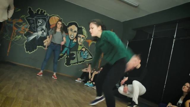 Dancehall Battle In Dance Fam