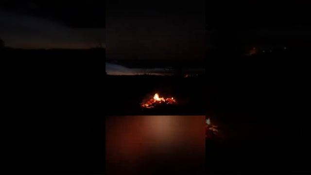 Красивые звуки костра. Beautiful Sounds Of A Bonfire