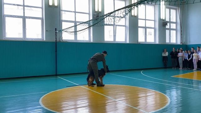 Встреча сотрудников Департамента охраны с учащимися