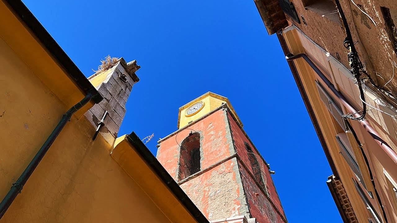 Сен-Тропе - крепость-звезда самых богатых. Альтернативный взгляд на странную историю. Превью.