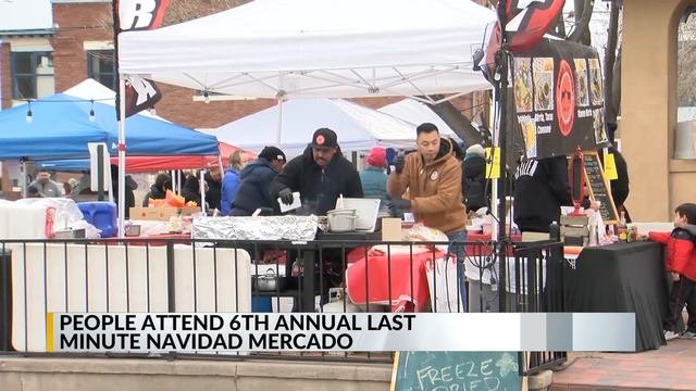 Shoppers Hit Last-minute Holiday Market In Albuquerque