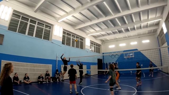 Волейбол в Казани для любительского уровня игры сет 5 вроде - без пауз