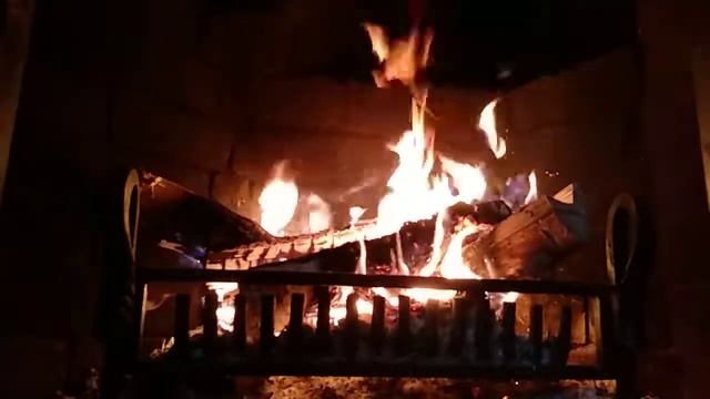 Огонь в камине