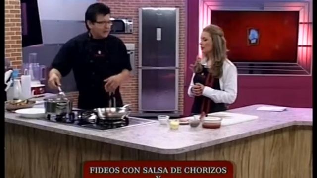COCINA RICA TV -  FIDEOS CON SALSA DE CHORIZOS Y SALSA DE JAMÓN A LA MEXICANA
