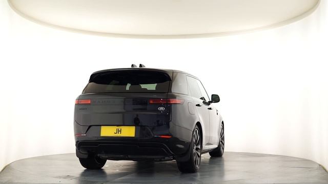 2022 (72) Range Rover Sport D350 First Edition
