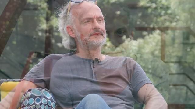 Вся земля в пуху...