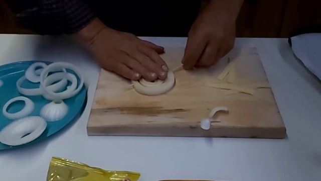 (254)plautdietsch.Zippel Ring Met Kjeese, Chips  Kjremels N Marinara Salsa