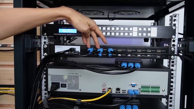 Control And Display System For 100 IP Cameras