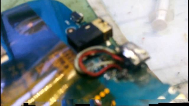 Prestigio Pmp7170b3g не заряжается
