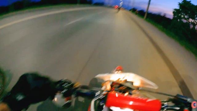 Питбайк с искрами