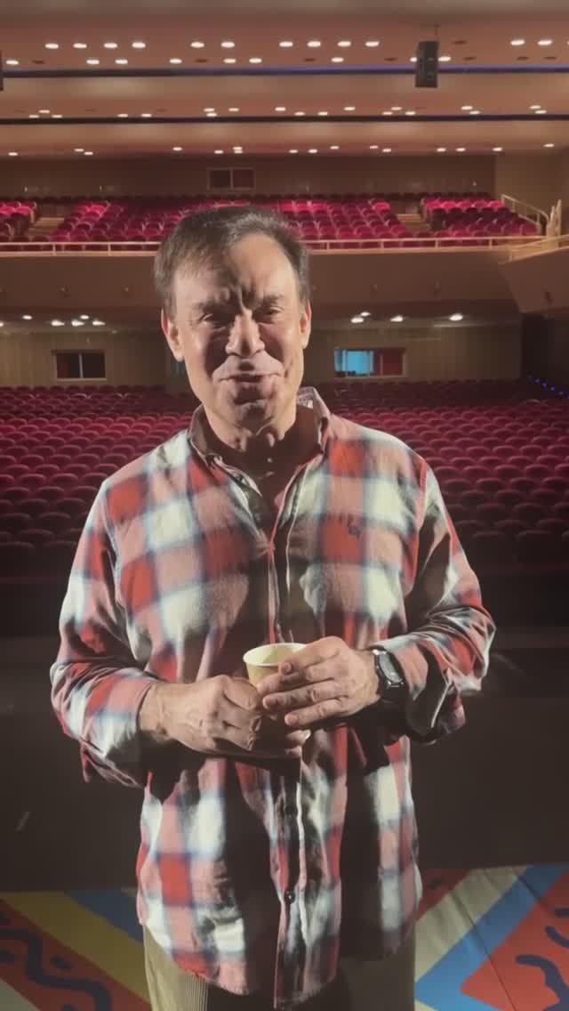 За кулисами