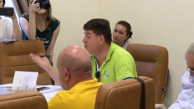 Копейка требует поставить на комиссию по ЖКХ вопросы с «тайного» заседания / Shipovnik.ua