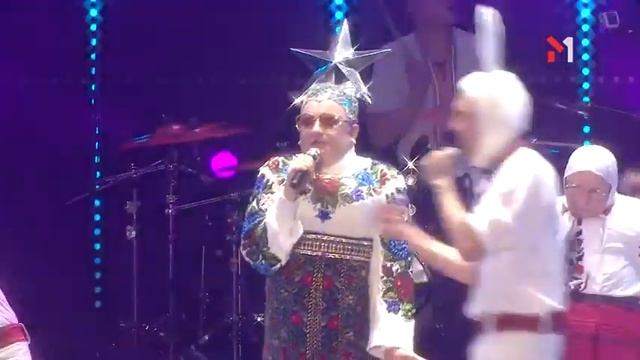 VERKA SERDUCHKA  Atlas Weekend 2017 Смайлик