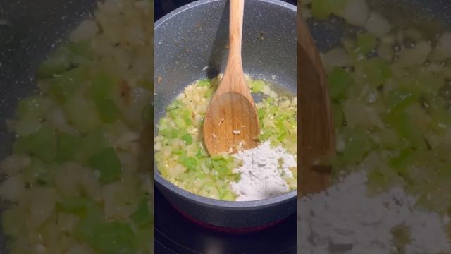 Creamy Spicy Sausage Potato Soup 🍲 #shorts #foodshorts #cookingvideo #foodvlogger #souprecipe #rain