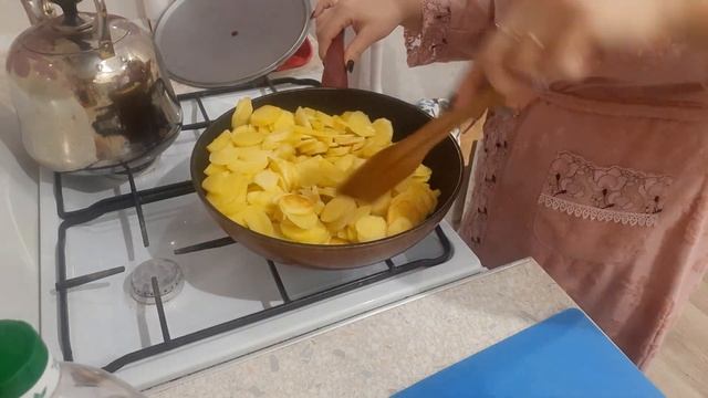 Картошка жареная с луком