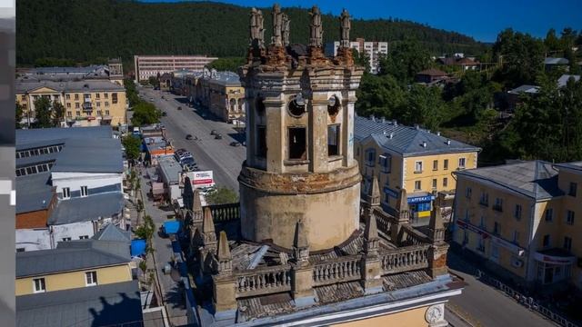 Златоуст. Колонны!