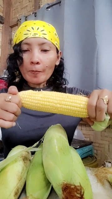 Sweet Corn Mukbang #shortvideo #shorts #cornlover #corn #mukbang