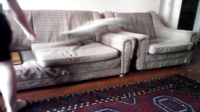 Мой кот играется на камеру 0_0.       ( лайк за кота )