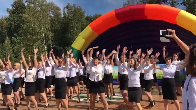 Флешмоб учителей  Новоуральск 01 09 17