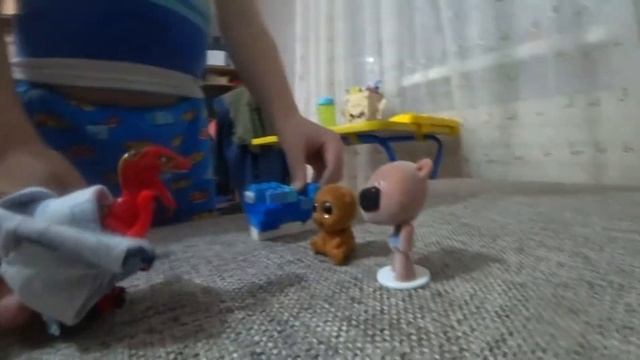 День Рождения у динозавра Иигоря  Подарки и новые друзья